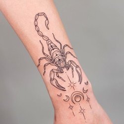 Skorpió csillagjegy tetoválás