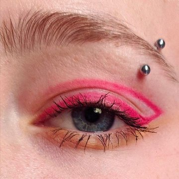 szemöldök piercing kezelés