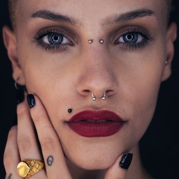 monroe piercing kezelés
