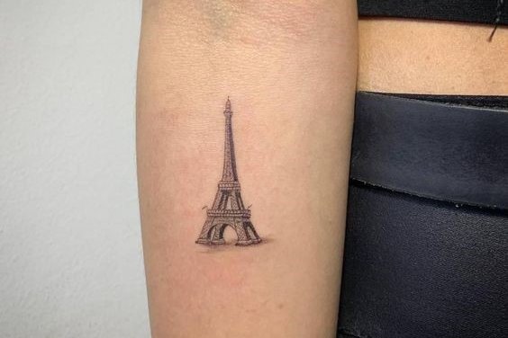 "Eiffel-torony" tetoválási vázlatok