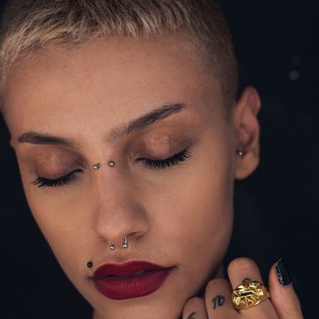 monroe piercing kezelés