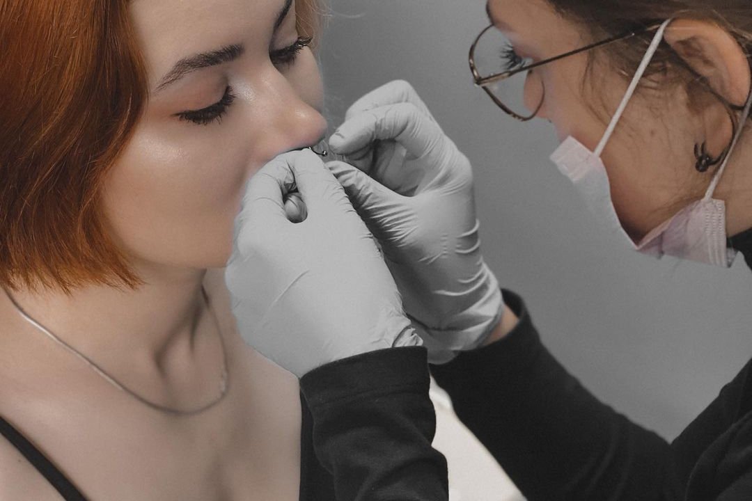 Piercing training in Hungary