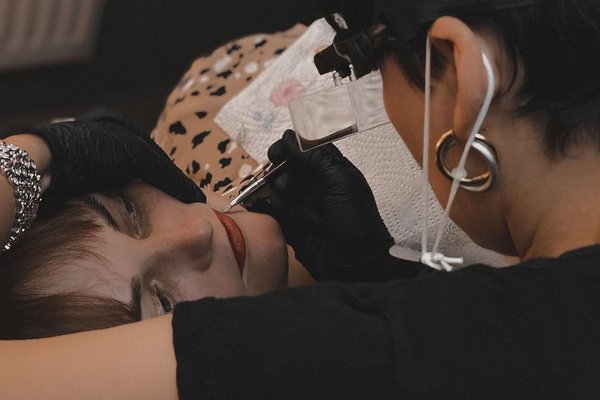 permanent makeup training Hungary