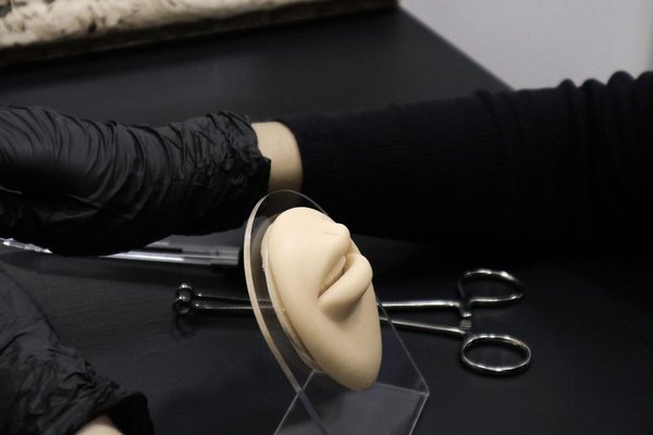 Piercing courses in Budapest