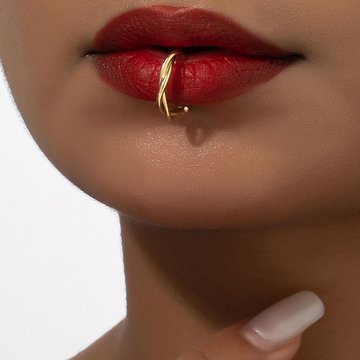 Alsó ajak piercing