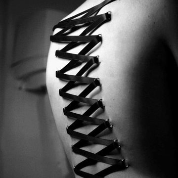 Piercing a háton