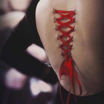 Piercing a háton