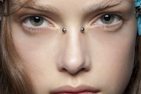 bridge piercing ellenjavallatain