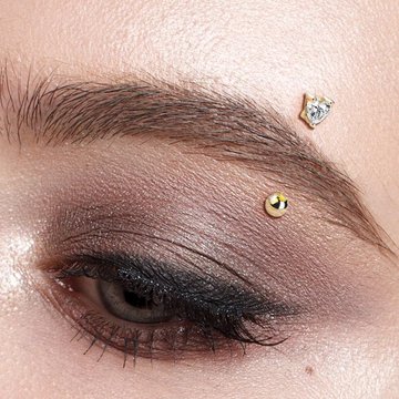 szemöldök piercing kezelés